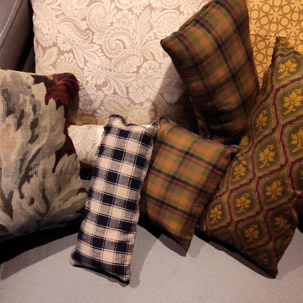 Set Of 5 Purse Pillows  Various Sizes. Colors Vary Buy It Now - Picture 3 of 4